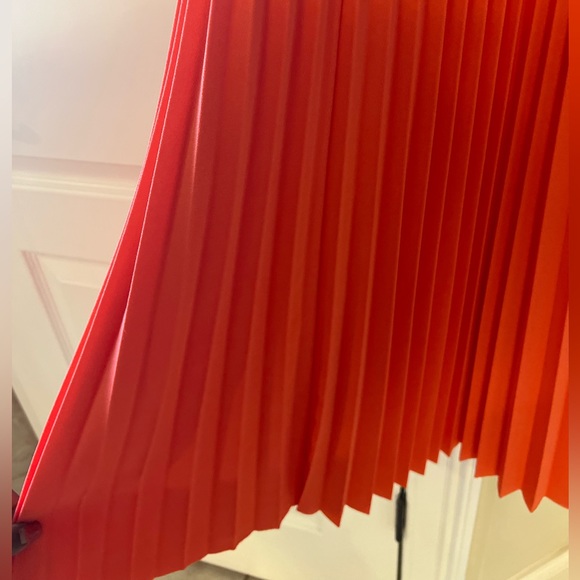 Gorgeous MIDI Pleated Dress in dazzling Orange  from Elizabeth & Nichole🔥🔥🔥 - Picture 6 of 11